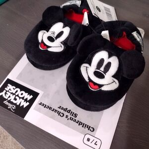 NWT Boys Black Mickey Mouse Slippers Size 7/8